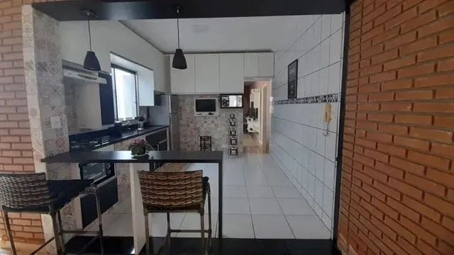 Imagem Casa à venda 3 Quartos, 1 Suite, 2 Vagas, 300M², Residencial Colinas, Taubaté - SP