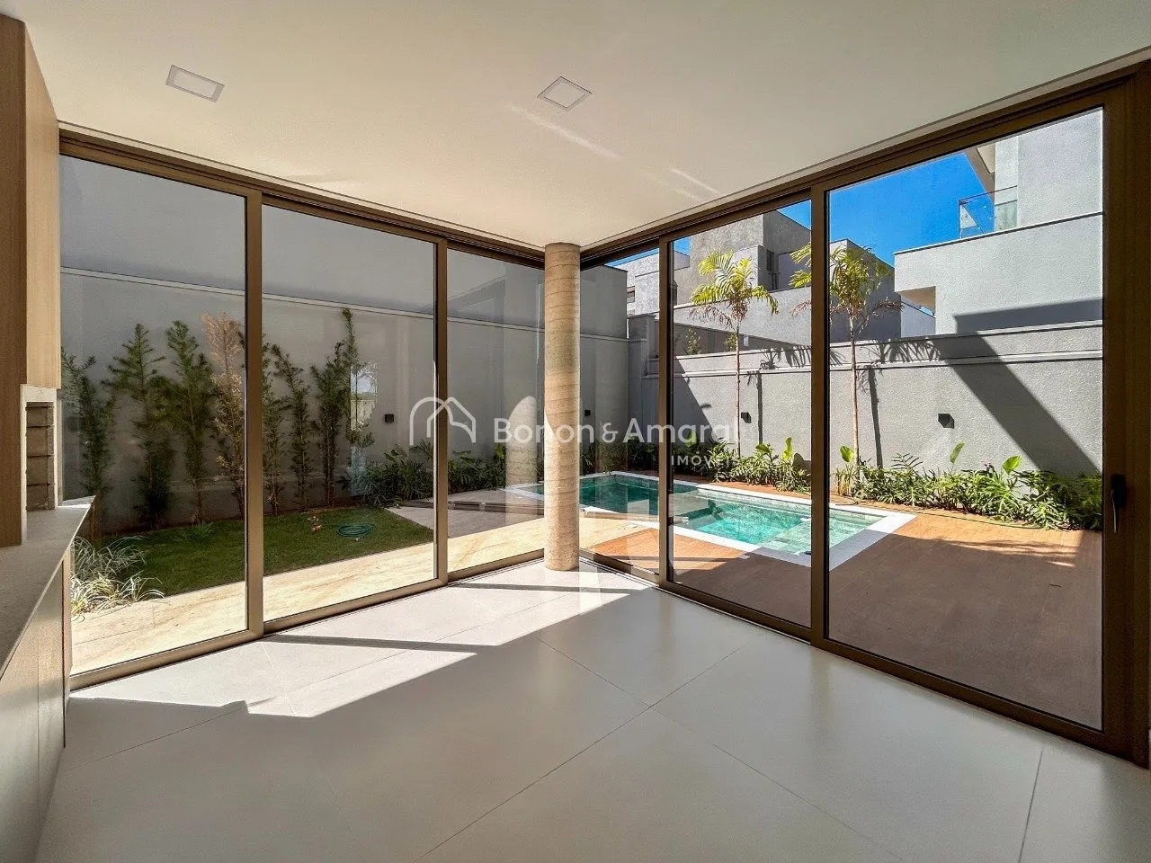 Imagem Casa com 4 suítes à venda no Condomínio Residencial Santorini - Paulínia/SP.