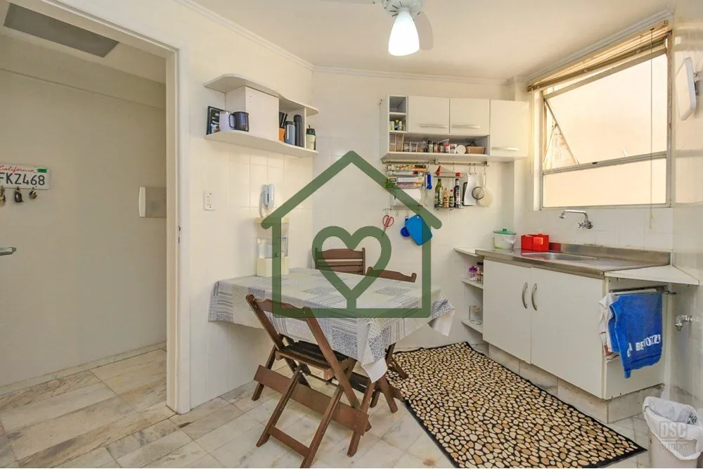 Imagem Descubra o charme único deste duplex reformado e em ótimas condições no coração do Centro Hist...