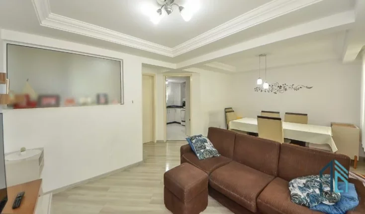 Imagem Sobrado lindo, Semi mobiliado, 03 quartos c/suíte, área gourmet, no Xaxim em Curitiba - PR