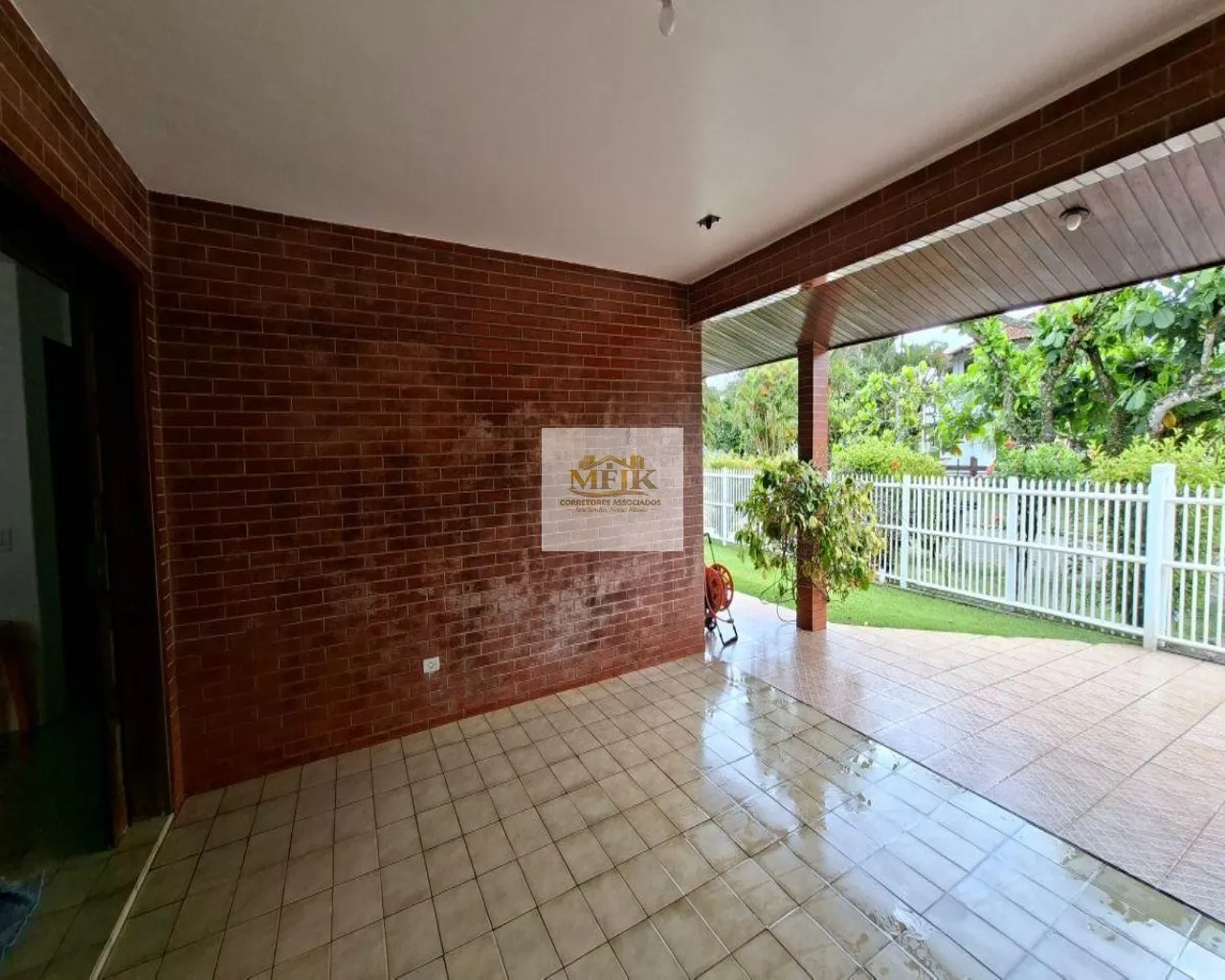 Imagem Casa com 4 quartos à venda no Atami