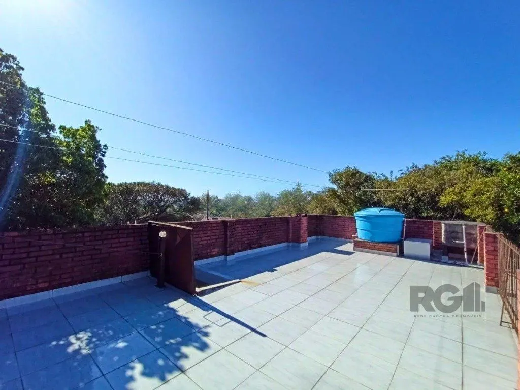 Imagem Casa com 3 quartos espaçosos, 2 banheiros bem distribuídos e 2 vagas de garagem