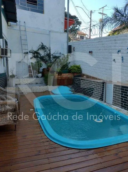 Imagem Casa à venda com 3 quartos e garagem 2 carros!