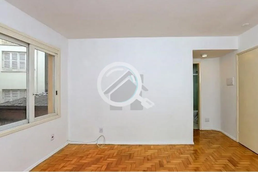 Imagem Apartamento de 42m² de área privativa, reformado, fundos, silencioso, possui 1 dormitório, amplo ...