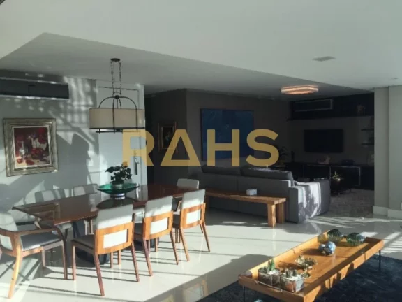 Excelente apartamento em um dos melhores home clubs de Joinville. Apartamento com 188,73m² privativ...