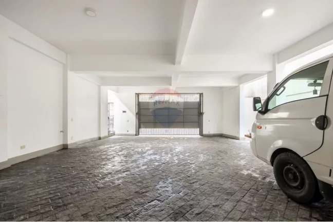 Imagem Casa bem localizada com 4 dormitórios 2 suíte 7 vagas 382m2