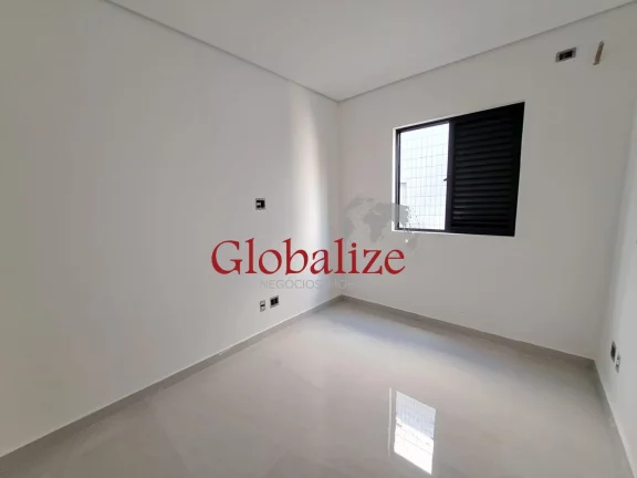 Imagem Casa sobreposta térrea à venda com 100m², 3 suítes, 2 vagas, piscina por R$1.025.000,00 no Embaré em Santos