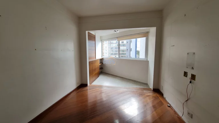 Imagem Vende apartamento de 80m², com 3 dormitórios, sendo 1 suíte e 2 vagas.