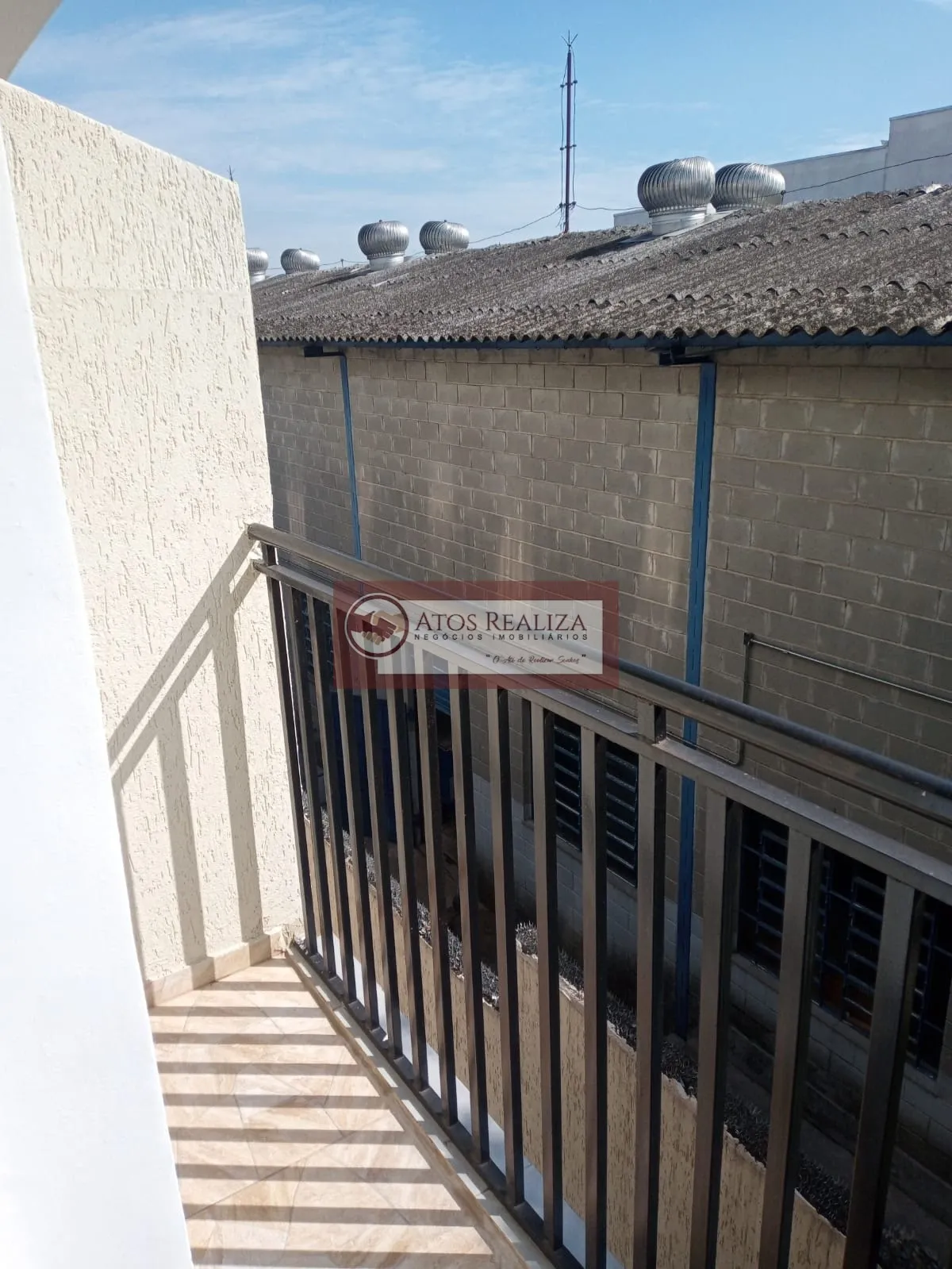 Imagem Sobrado compacto para locação na Vila Campestre, Jaguaquara - 44m², 2 dormitórios e 1 banheiro por R$1.300