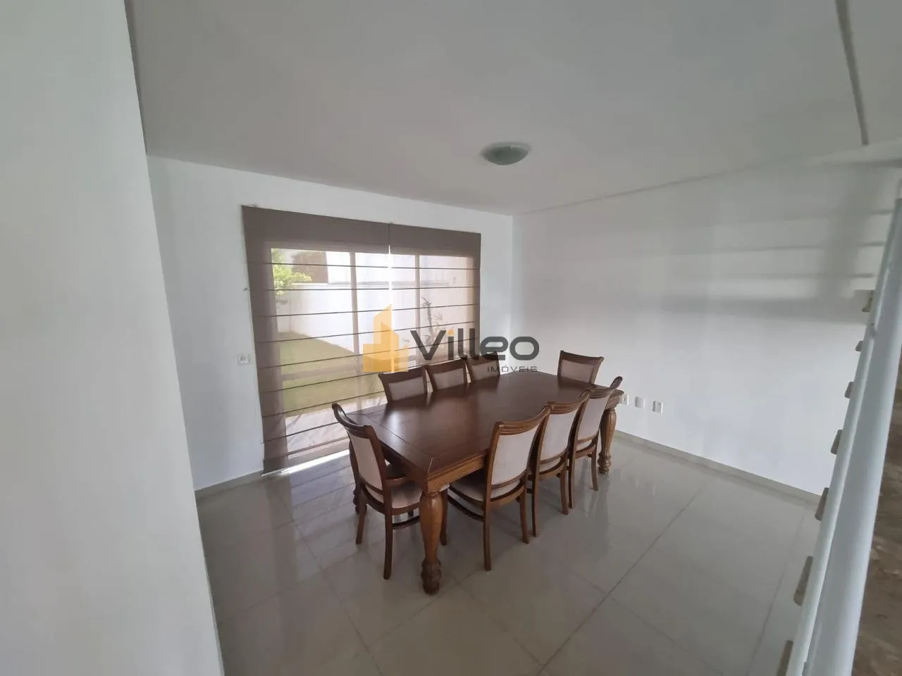 Imagem Descubra esta magnífica residência localizada no exclusivo condomínio do charmoso bairro Chácara...