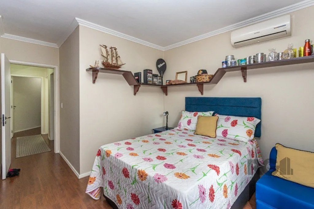 Imagem Casa no bairro Vila Ipiranga de 3 dormitórios e 3 vagas
