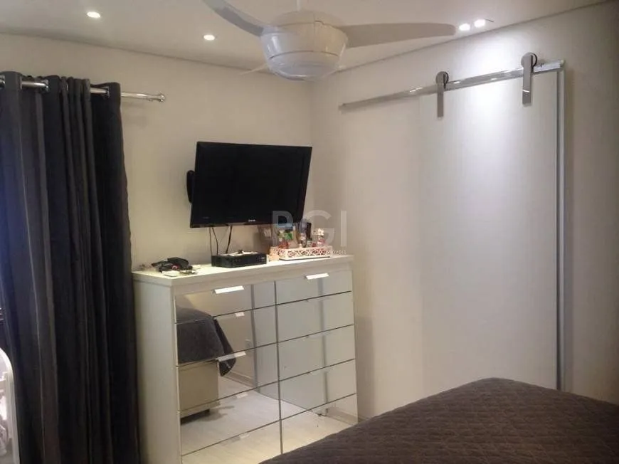 Imagem Casa para Venda - 130m², 3 dormitórios, sendo 2 suites, 6 vagas - Nonoai