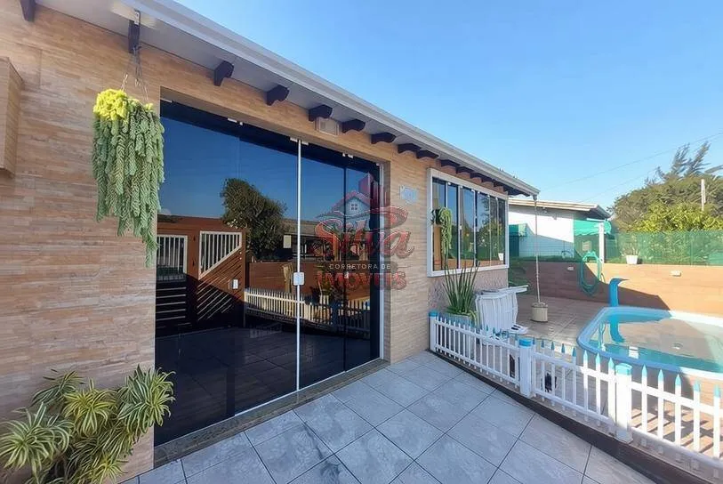 Imagem C471 | Casa com piscina à venda a 450m do mar no Mariluz