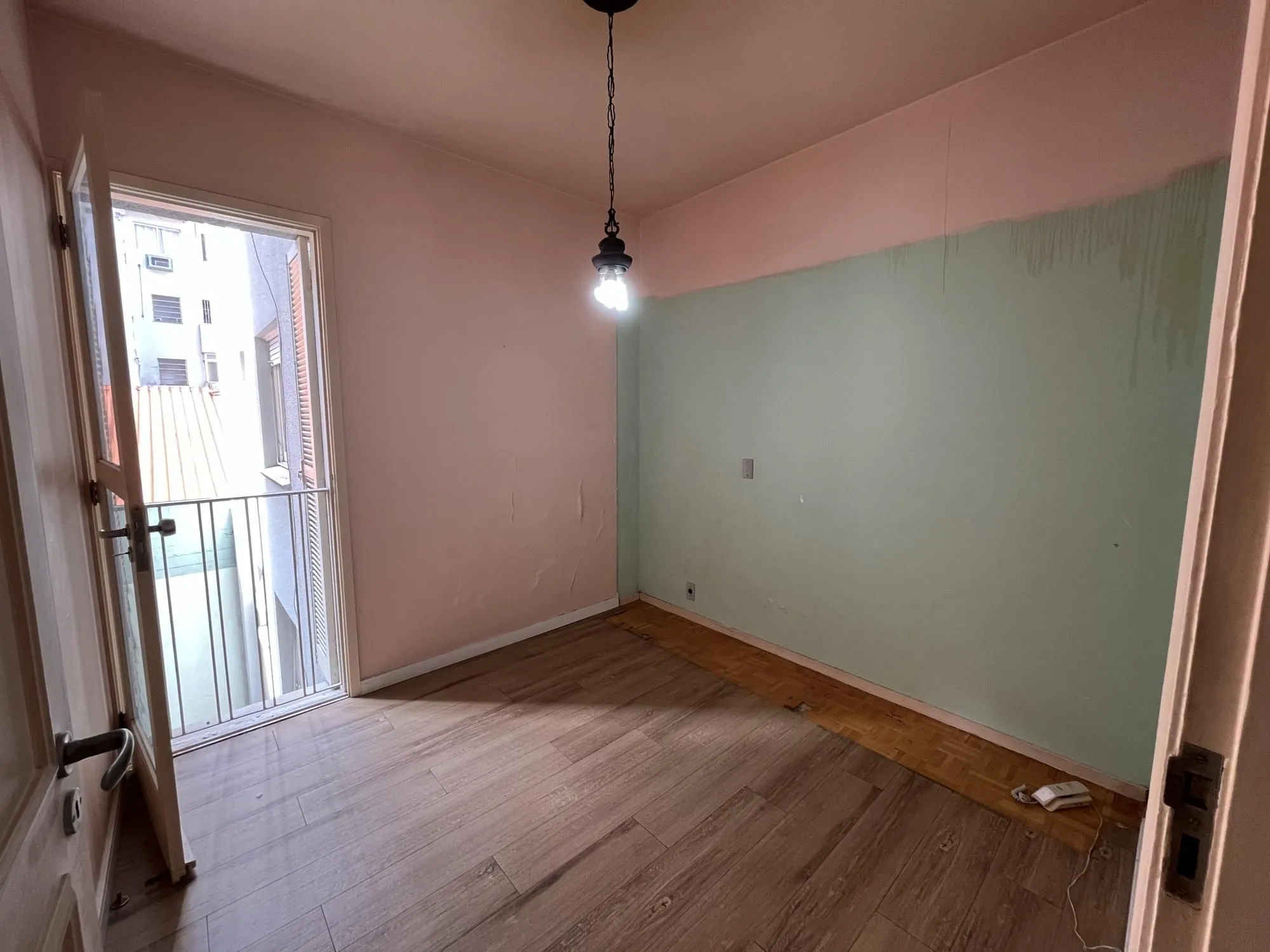 Imagem Apartamento Venda - 190.8m², 3 dormitórios, 1 suíte, 1 vaga - Centro Histórico