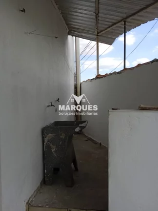 Imagem Imóvel com 4 Casas - Ideal para Investimento ou Moradia