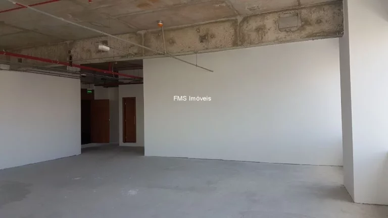 Imagem Conjunto Comercial de Alto Padrão com 8 Vagas de Garagem e 270m² - São Paulo-SP