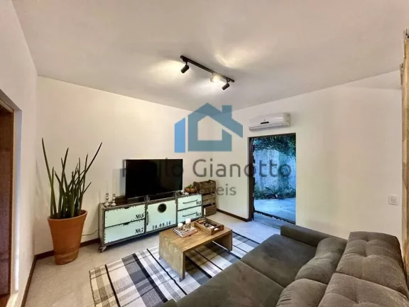 Imagem Casa charmosa com gourmet, spa e sauna em Cotia
