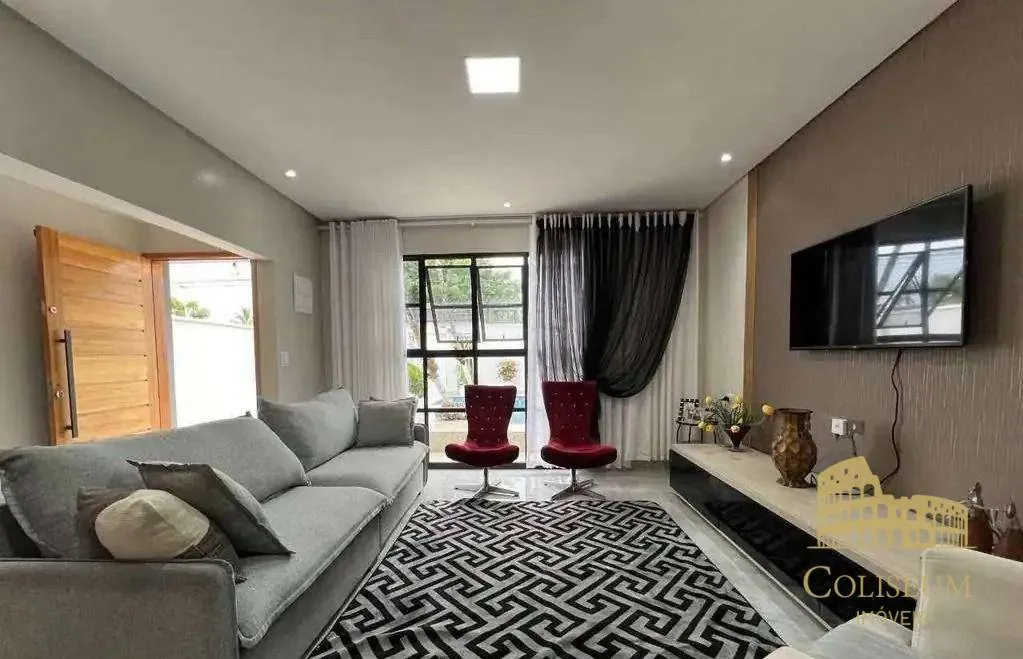 Imagem Casa a venda com 3 dormitórios e Piscina no Real