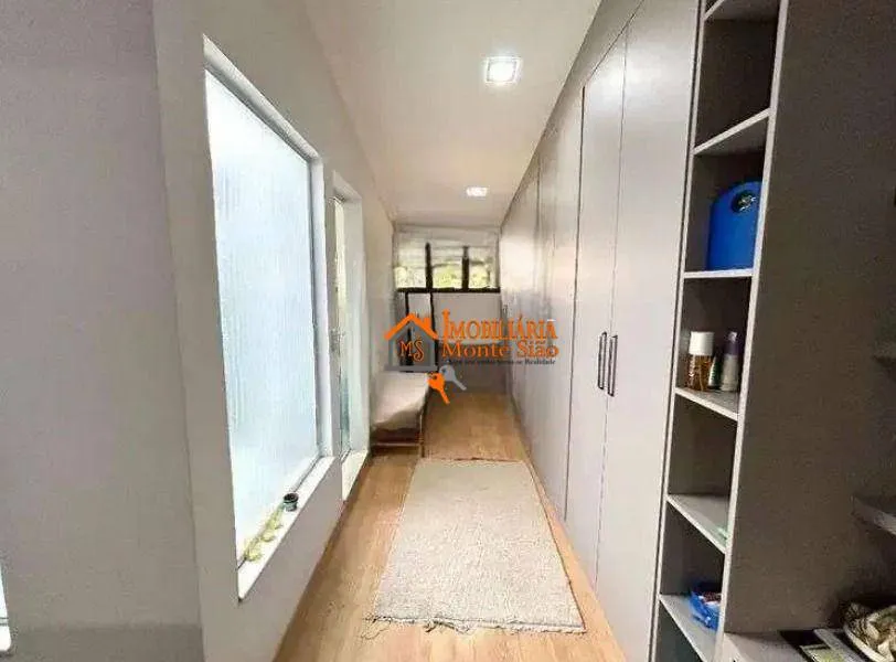Imagem Sobrado com 3 dormitórios à venda, 250 m² por R$ 901.000 - Picanço - Guarulhos/SP