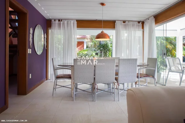 Imagem Imperdível: Casa em Condomínio de Luxo em Geribá, Búzios-RJ! 4 quartos, 4 suítes, 5 banheiros, 2 vagas, 300m². Venha conferir!