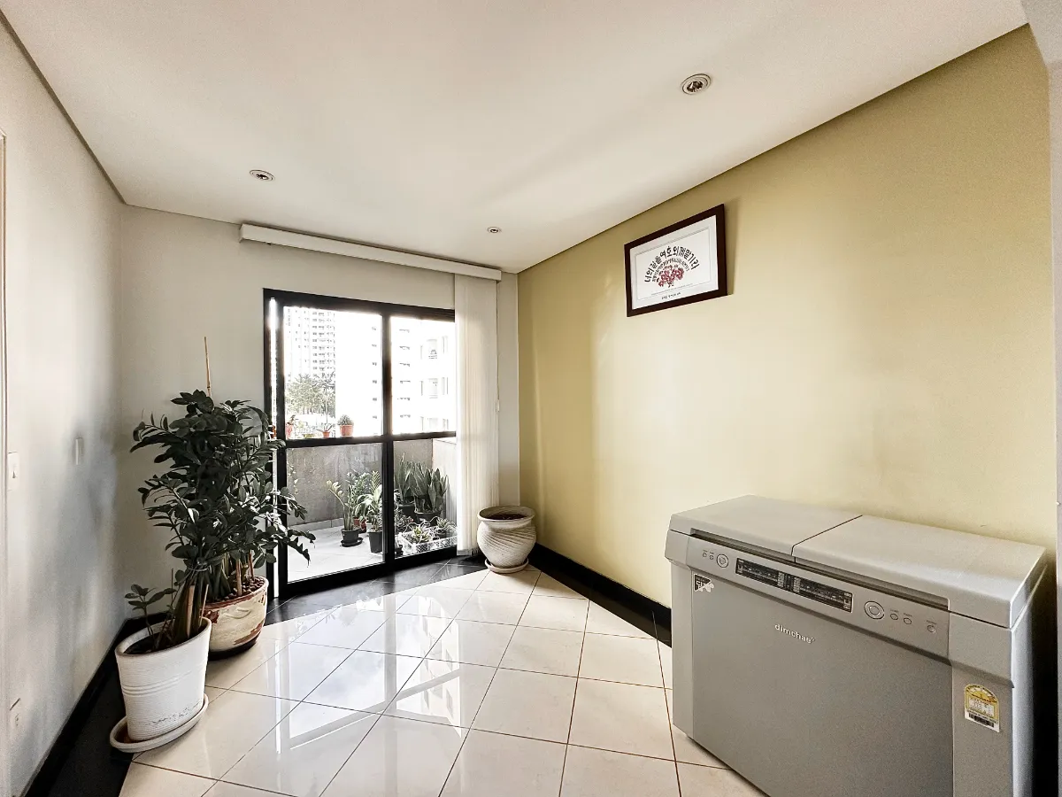 Imagem Apartamento para venda e locação em Aclimação com 3 quartos, sendo 2 suítes, 226m2