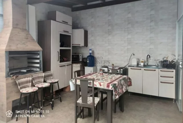 Imagem Sobrado triplex no Centro de Balneário Camboriú.