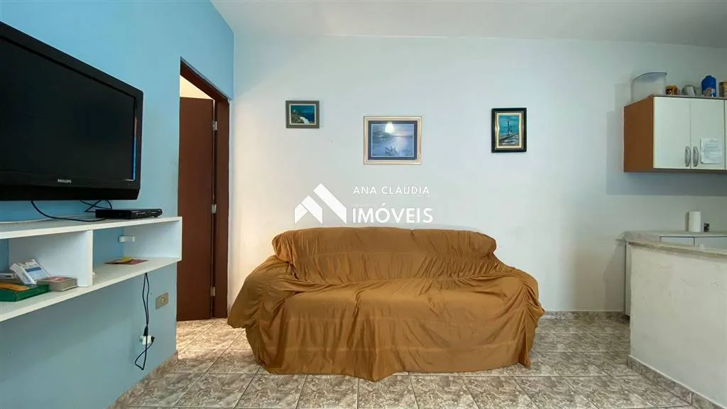 Imagem Casa na praia de Mongaguá a venda, 80 metros da Marginal.