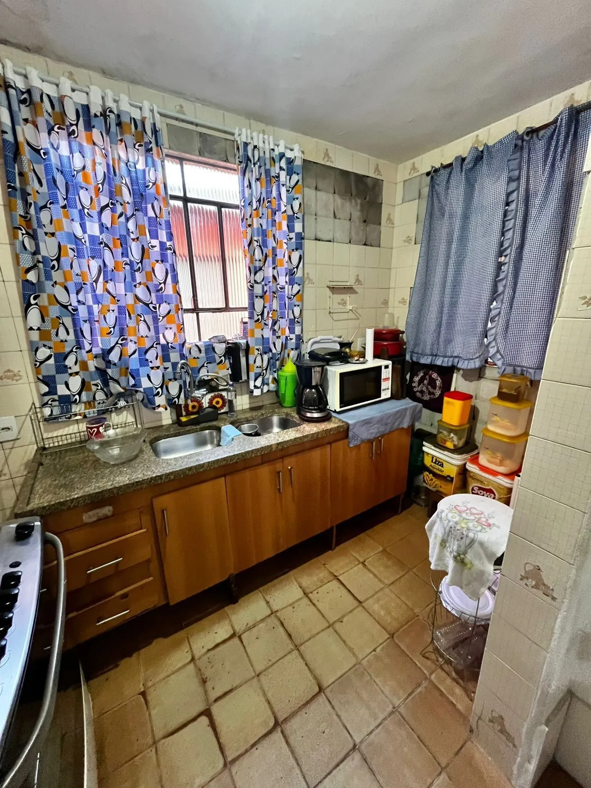 Imagem Casa na Rua Marista, Partenon, com 11,00 de frente por 23,00 de frente a fundos