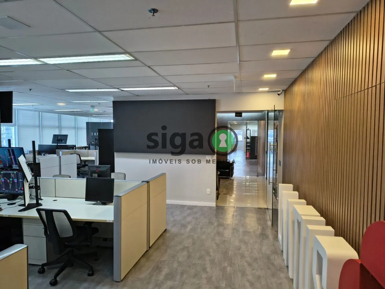 Imagem SALA 669M ² COM MOBILIA PARA LOCAÇÃO AV ROQUE PETRONI BROOKLIN