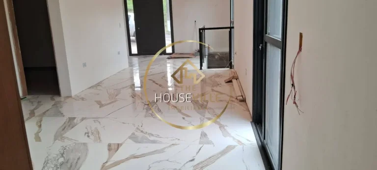Imagem Casa Sobrado, 4 dormitórios (2 suítes), 4 vagas. Condomínio Mantiqueira, Sj