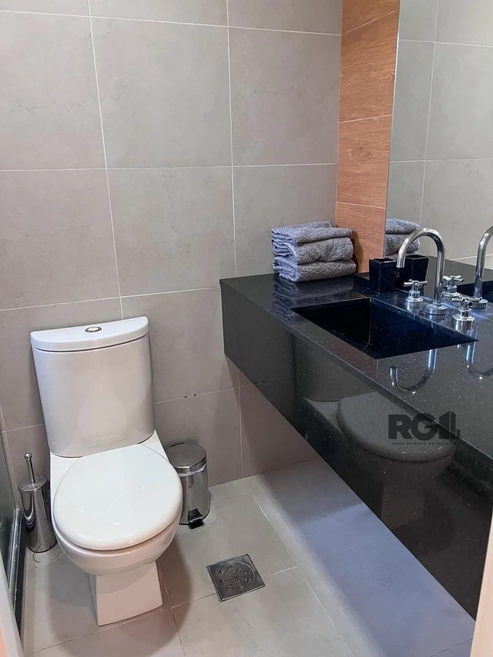 Imagem Excelente apartamento inteiramente decorado e mobiliado, com ótimo acabamento em localização privilegiada.