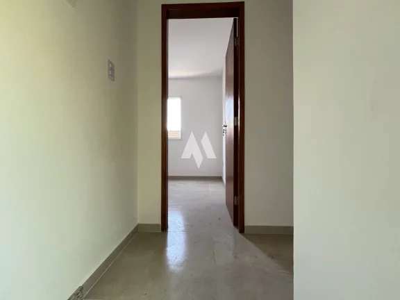 Imagem Casa alta á venda com o melhor valor de m² da região - 2 dormitórios com 2 suítes e garagem - Campo Grande, Santos/SP