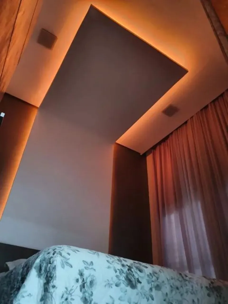 Imagem Espetacular casa em condomínio à venda em Sorocaba-SP, Horto Florestal - 3 quartos, 1 suíte, 3 salas, 2 vagas, 177m²!