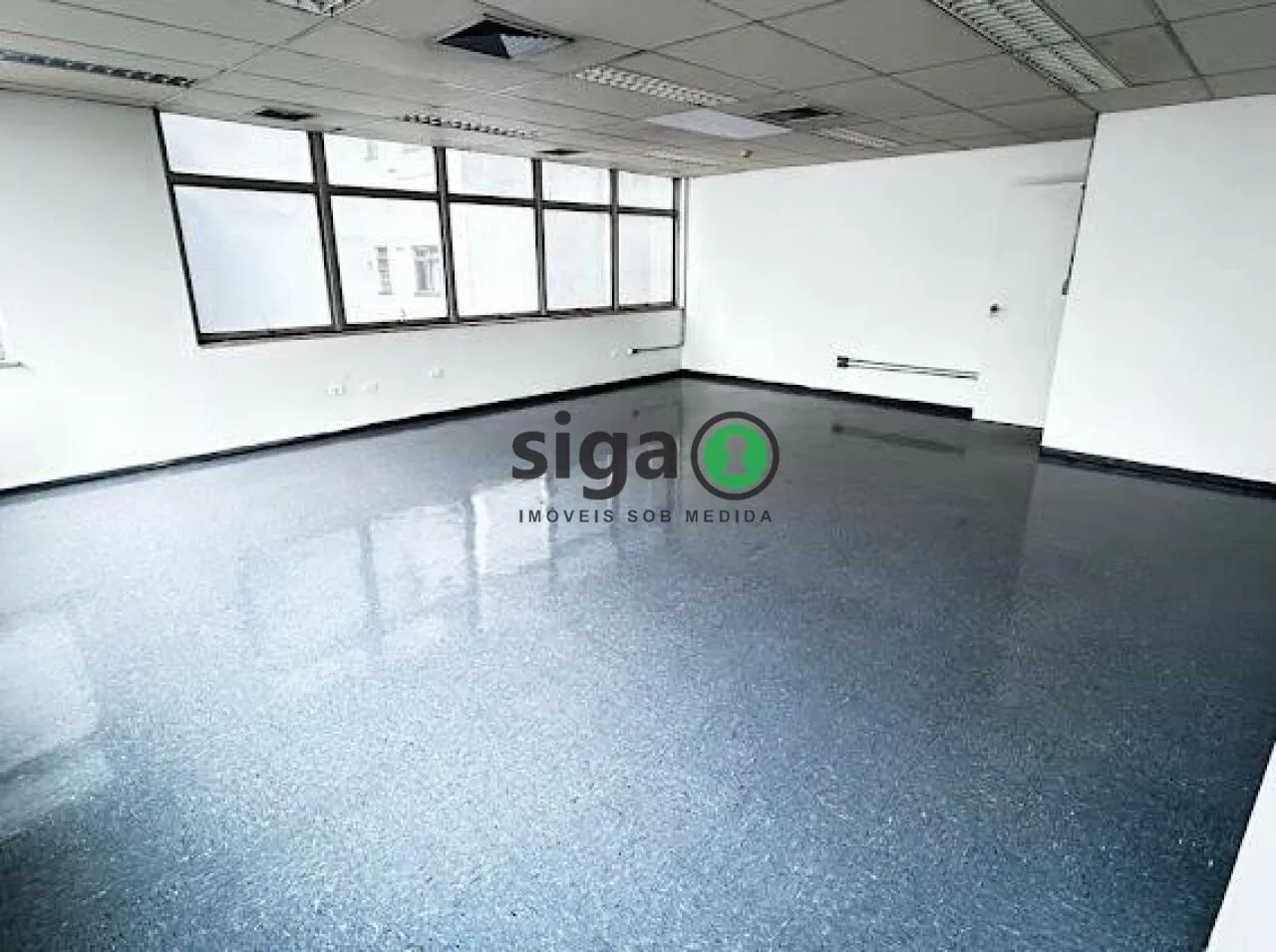 Imagem Sala comercial com 328m² em vão livre, 6 vagas na Consolação para Locação