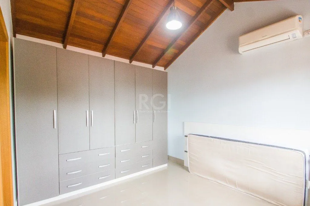 Imagem Casa para Venda - 380.83m², 5 dormitórios, sendo 1 suites, 2 vagas - Glória