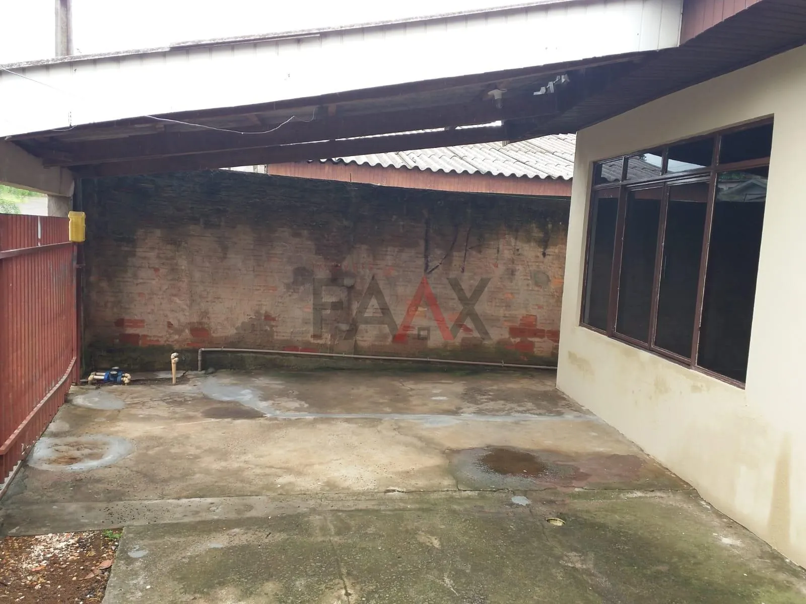 Imagem Terreno à venda com Duas casas - Ideal para Morar e Investir