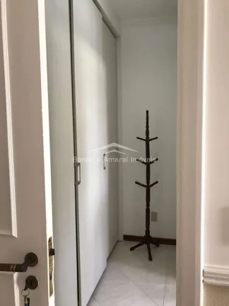 Imagem Apartamento para venda no Cambuí em Campinas.

Amplo apartamento,andar alto, sala para vários ambi...