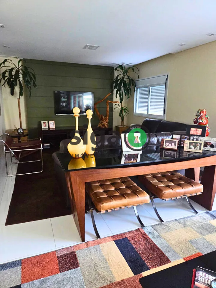 Imagem Apartamento com 211m2, 3 dormitórios e 3 vagas à venda no Panamby