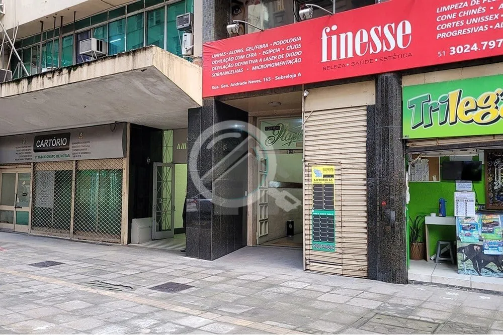 Imagem Localização: Situada na Rua General Andrade Neves, no coração do Centro Histórico, esta sala co...
