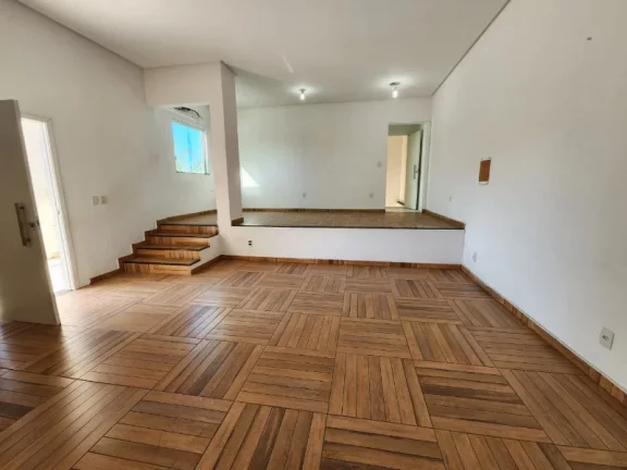 Imagem Mansão com 5 suites e piscina no bairro Adrianópolis, em localização privilegiada pronta para ser financiada