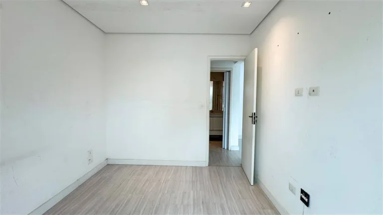 Imagem APARTAMENTO COM 57.33 m² - GUILHERMINA - PRAIA GRANDE SP