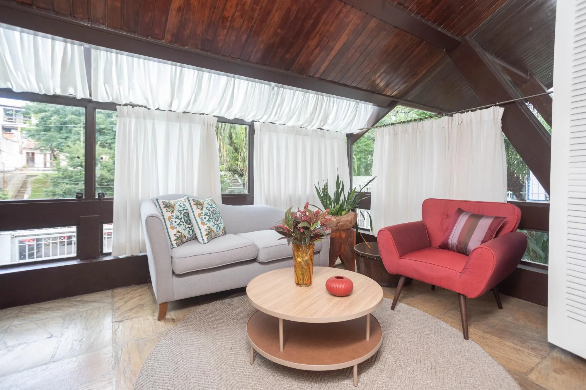 Imagem Casa com piscina no Chácara das Pedras