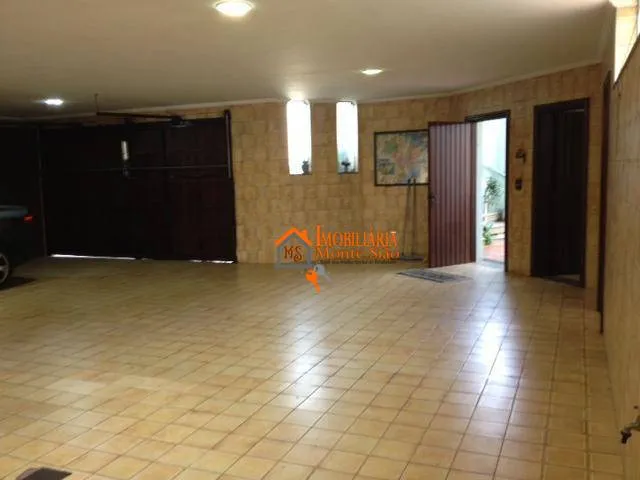 Imagem Sobrado com 4 dormitórios à venda, 530 m² por R$ 2.000.000,00 - Vila Galvão - Guarulhos/SP