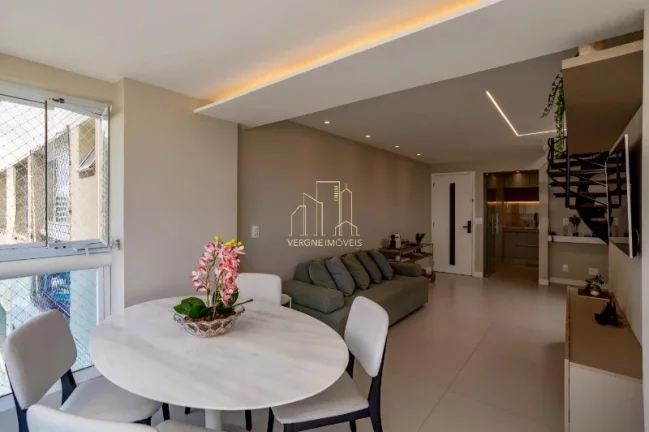 Imagem Excelente cobertura alto padrão vista mar com três quartos home theater a venda em Alphaville l