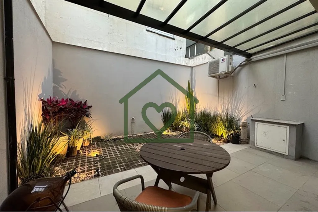Imagem Descubra o encanto de viver em Menino Deus, Porto Alegre, com este apartamento Garden à venda por u...