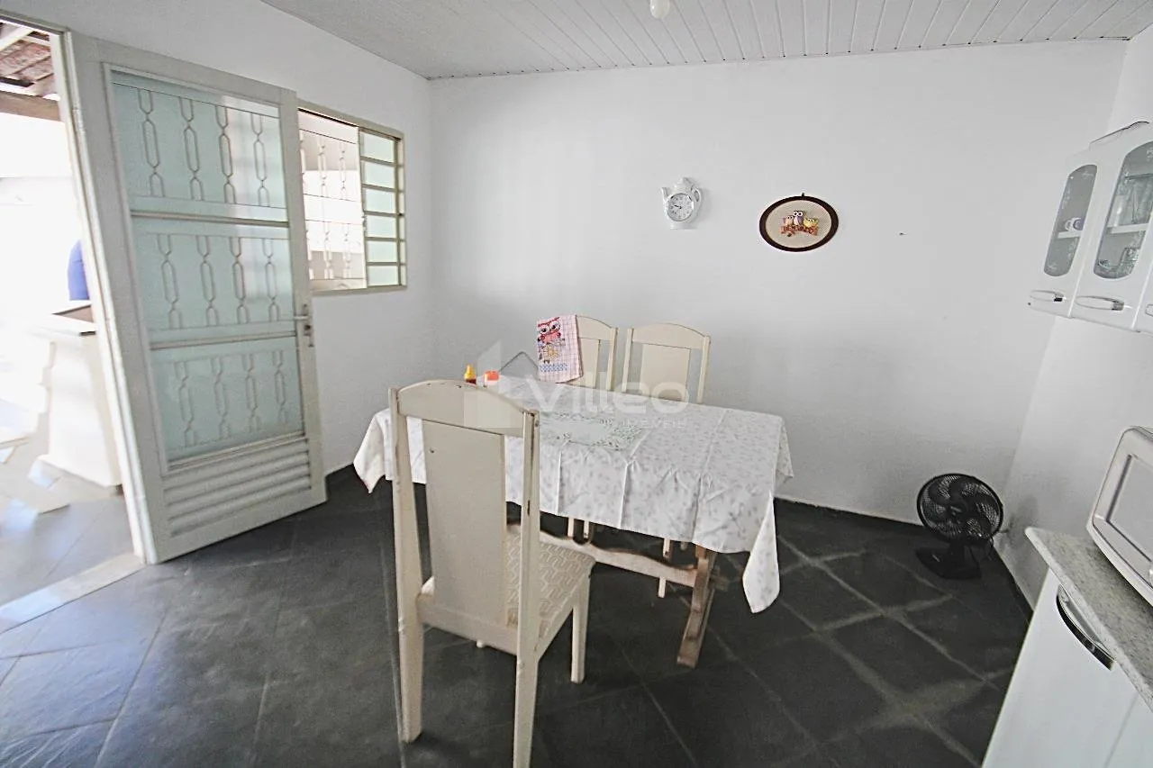 Imagem Esta casa possui 193 m² de área construída e conta com ambientes espaçosos, proporcionando confo...