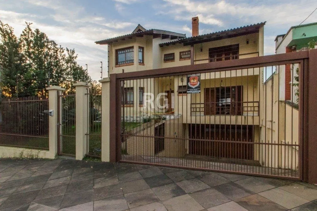 Imagem Sobrado para Venda - 499.98m², 4 dormitórios, sendo 3 suites, 4 vagas - Jardim Ipiranga