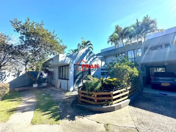 Imagem Belíssima Casa 5 Dorms,2 Suítes,2 Demi-Suítes.João Paulo