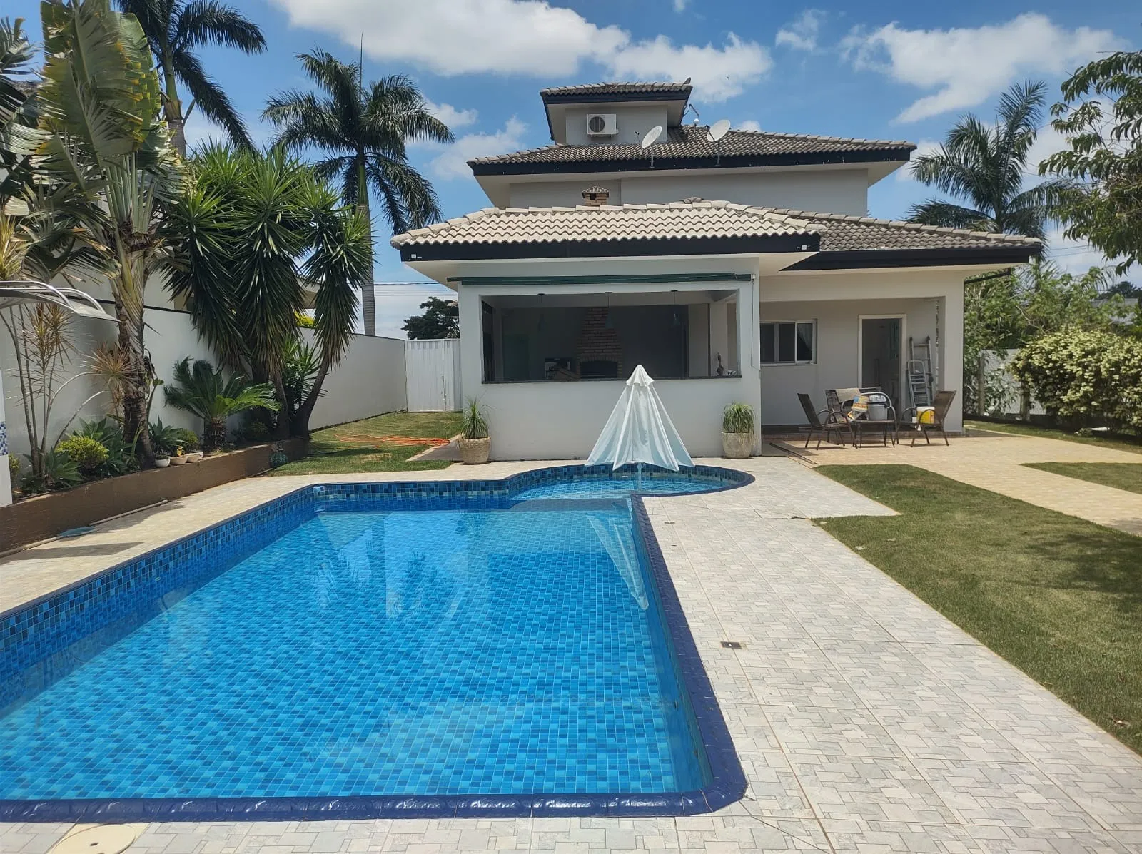 Imagem Casa com 3 quartos, 220 m² à venda