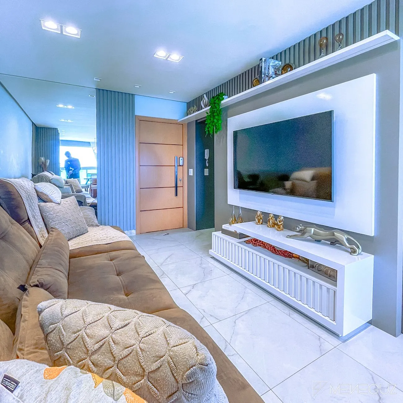 Imagem Apartamento 3 Quartos a venda de para Frente Mar da Praia do Morro finamente mobiliado e decorado